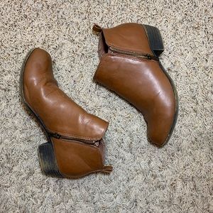 Cognac Dunes Ankle Bootie